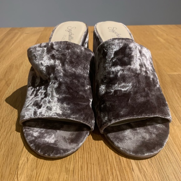 Seychelles Shoes Seychelles Grey Crushed Velvet Mules